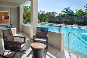 The Reserve Swim Up Master Suite at Paradisus La Perla