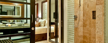 One Bedroom Suite Swim Up